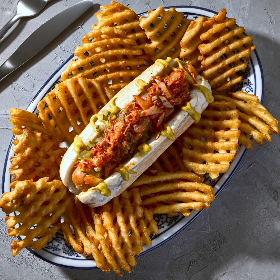 김치 핫도그와 스파이시 프라이